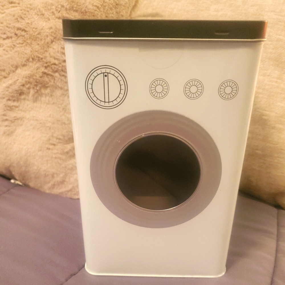 Laundry pod organizing container
